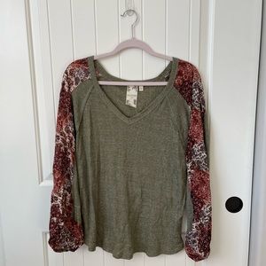 Blue Pepper detailed sleeve top